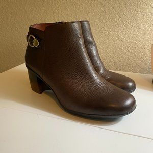Dansko Women's Perry Waterproof Bootie size 9